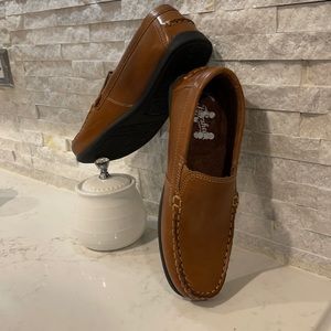 ❤️❤️SOLD❤️❤️NWOT 👍Well crafted boys Leather